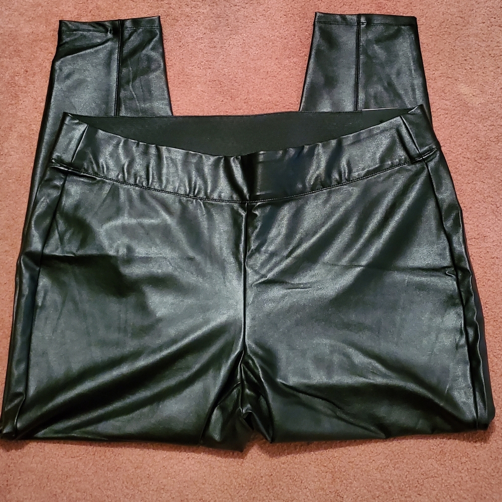 Lane Bryant faux leather leggings size 22/24